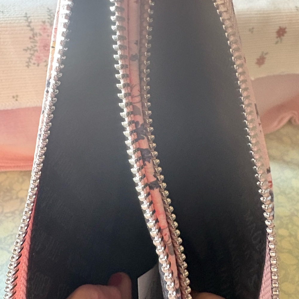 Steve Madden Pink Floral Wristlet - Picture 4 of 5